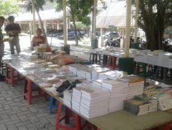 LPM Activita Penuhi Koleksi Buku Bacaan Mahasiswa