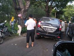 Avanza Tabrak Sepeda Motor di Sampang, Korban Patah Tulang