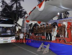 Lepas Keberangkatan Calon Haji Kloter 12, Bupati Sampang Titip Salam untuk Rasulullah