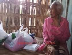 Tinggal di Rumah Gedek Reyot, Nenek Sarenten Hidup Serba Kekurangan