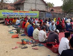 Kecewa Kebijakan Pemerintah Pusat, Ratusan Petani Garam di Sampang Gelar Doa Bersama