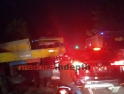 Tronton Terguling, Jalan Raya Tanah Merah-Galis Bangkalan Macet Parah