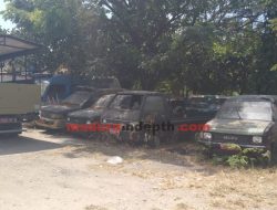 Jadi Rongsokan, Puluhan Mobdin Dikandangkan di Belakang Kantor BPPKAD Sumenep