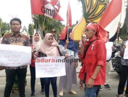 Pelantikan Anggota DPRD Sumenep Diwarnai Unjuk Rasa