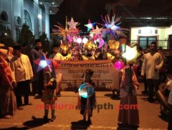 Sambut Tahun Baru Islam, Ratusan Siswa di Blega Ikuti Pawai Lampion
