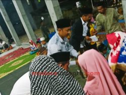 Peduli Anak Yatim, Anggota DPRD Fathul Qoribullah Salurkan Santunan