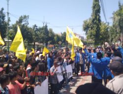 KPK Tidak Netral, PMII Sumenep Unjuk Rasa Gedung DPRD Sumenep