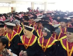 Rayakan Kelulusan, Poltera Mewisuda 238 Mahasiswa
