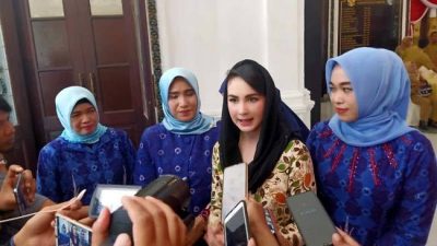 Hadir di Pengukuhan Pengurus Dekranasda Sampang, Ini yang Dikatakan Arumi Bachsin