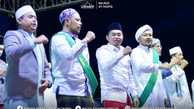 Tasyakuran, Anggota DPRD Sampang Ach Heriyanto Shaleh Bershalawat Bersama Pemuda At-Taufiq