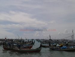 Solar di Sampang Langka, Nelayan Tak Bisa Melaut