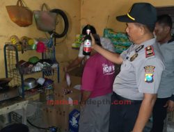 Puluhan Botol Miras Disita Polsek Manding Sumenep