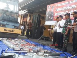 Polres Sampang Madura Musnahkan Ratusan Minuman Keras