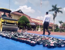 Polres Sumenep Musnahkan Ratusan Botol Minuman Keras