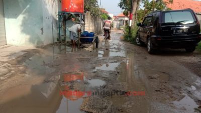 Jalan Kampung Sampang Kota Rusak, Kondisinya Mirip Areal Persawahan