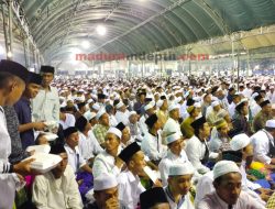 Ribuan Warga Hadiri Haul Sayyid Alawi di PP Attaroqi Karongan Sampang Madura