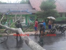 Hujan Deras Sebabkan Tanah Longsor dan Pagar Puskesmas di Pamekasan Roboh