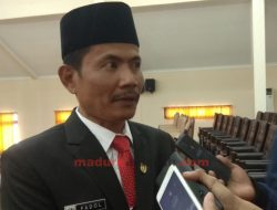38 Kades Dilantik, Ketua DPRD Sampang : Selamat Menjalankan Tugas Sebagai Pemimpin Desa
