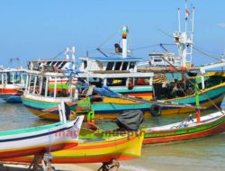 Cuaca Ekstrem, Ratusan Nelayan Pulau Mandangin Tak Melaut