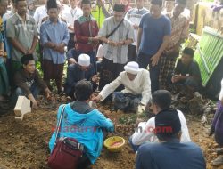 Almarhum Nizar Zahro Dikebumikan di Pemakaman Sunan Cendana Bangkalan