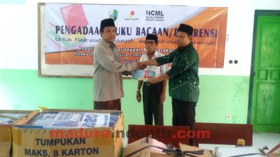 Galakkan Literasi di Pulau Mandangin, HCML Serahkan Bantuan Buku