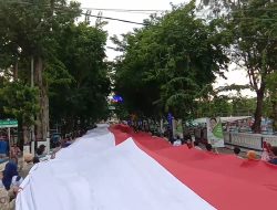 Bendera Sepanjang 500 Meter Dibentangkan dalam Parade Kebangsaan Merah Putih