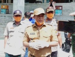 Pemerintah Melakukan Penyemprotan Disinfektan Massal di Kabupaten Pamekasan