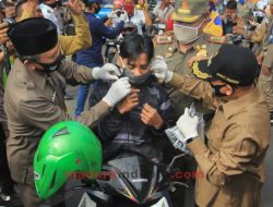Cegah Penyebaran COVID-19, Disdik Sumenep Bagikan 5.000 Masker