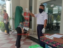 BPN Sampang Perketat Penjagaan, Pemohon Harus Cuci Tangan Hingga Sterilisasi Berkas