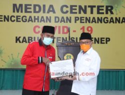 MH Said Abdullah  Bantu Gugus Tugas COVID-19 Sumenep, PDI Perjuangan Serahkan Bantuan dana Rp 250 Juta