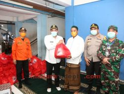 Serahkan Bantuan ke Pengikut Tajul Muluk, Bupati Sampang: Mereka Saudara Kita