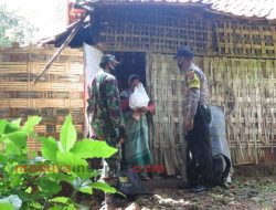 Polres Bangkalan Salurkan Bantuan Sembako ke Warga Terdampak Covid-19