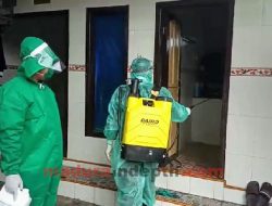 Rumah Pasien Covid-19 di Pulau Mandangin Disemprot Cairan Disinfektan