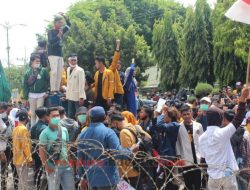 Omnibus Law Picu Mahasiswa di Berbagai Daerah Turun Ke Jalan