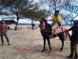 Bentuk Wisata Dokar di Sampang, Pemuda Ini Uji Coba di Pantai Camplong