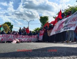 Demonstran : Kita Dijajah oleh Wakil Rakyat Sendiri