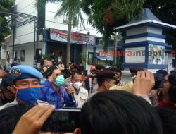 Pupuk Langka, Puluhan Mahasiswa Demo Dinas Pertanian Sampang