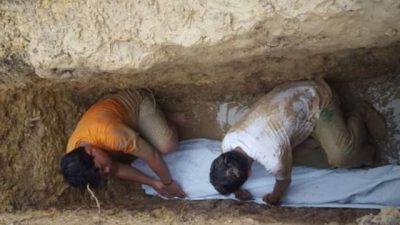 Jasad KH Ahmad Baidowi Utuh