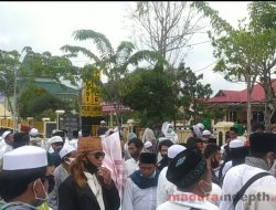 Protes Pemanggilan HRS, Simpatisan FPI Datangi Mapolres Sampang