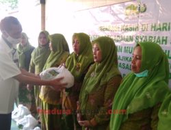 Hari Ibu, Pegadaian Syariah Cabang Sampang Gandeng Muslimat NU Bagikan Sembako