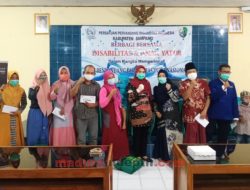 Penyandang Disabilitas Dapat Bantuan Moda Usaha dari Ketua TP PKK Sampang