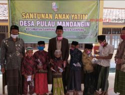 Tutup Tahun 2020, Pemdes Pulau Mandangin Santuni Anak Yatim