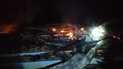 Disambar Petir, Rumah di Omben Sampang Madura Ludes Terbakar