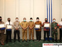 Terima Penghargaan dari Bupati, Faisol: Jalan Penyelesaian Konflik Syiah Masih Panjang