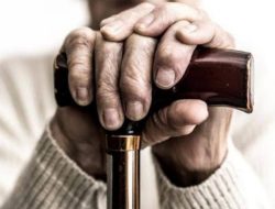 Lansia di Pamekasan Dapat Bansos, Begini Kriterianya