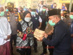 Mensos Risma Kunjungi Lokasi Longsor Pamekasan dan Salurkan Bantuan, Berikut Nominalnya