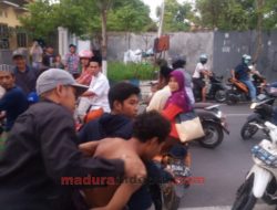 Diduga Bobol Kotak Amal, Dua Pemuda Diamuk Warga