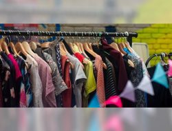 Mulai Besok, Forum Wartawan Pamekasan Sediakan Bazar Baju Gratis