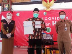 Bupati Sampang Terima Dosis Pertama Vaksinasi Covid-19