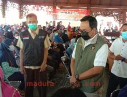 Putus Sebaran Covid-19, Bupati Pamekasan Pimpin Vaksinasi Serentak